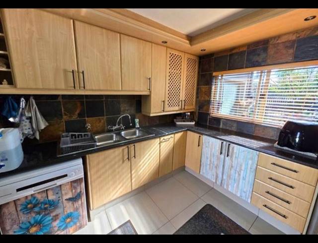 3 BEDROOM HOUSE FOR SALE IN BLUE GILL